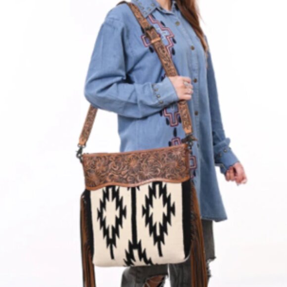 American Darling | Crossbody Hand Tooled Saddle Blanket | Leather Western Purse - Picture 12 of 12